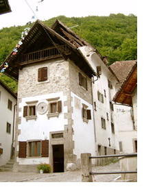 casa a Pesariis
